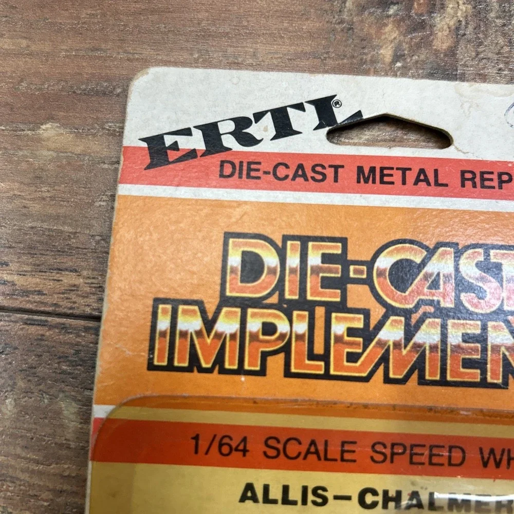 Ertl Die-Cast Implements 1/64 Scale Allis Chalmers Round Baler Vintage HTF 1980s